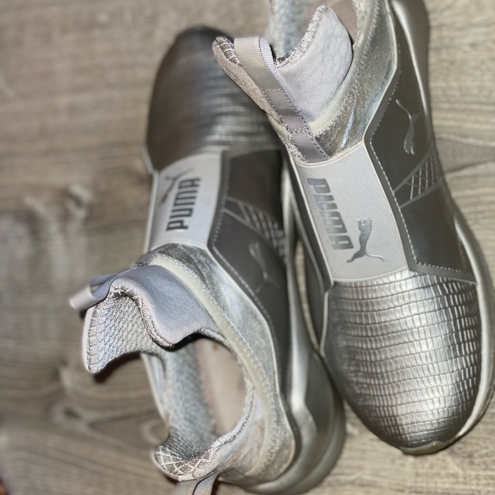 Puma slip on